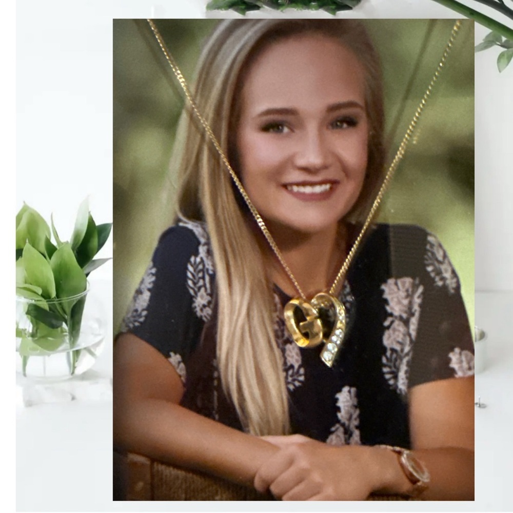 GIVENCHY Necklace - Picture 2 of 9